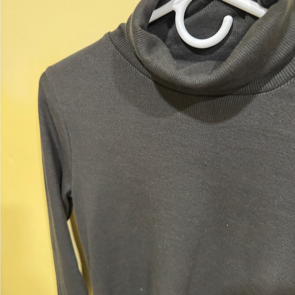 Black Long Sleeve Turtleneck Top - Picture 7 of 12